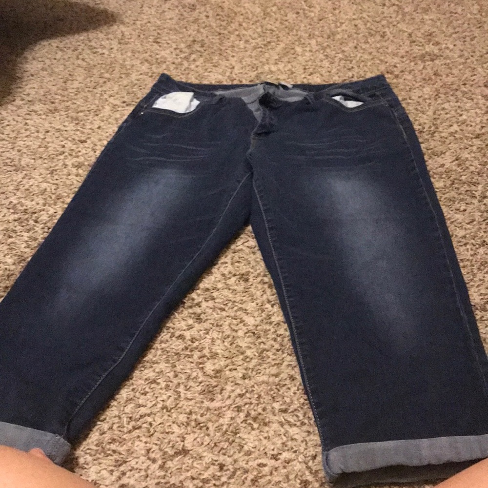 Capri pants